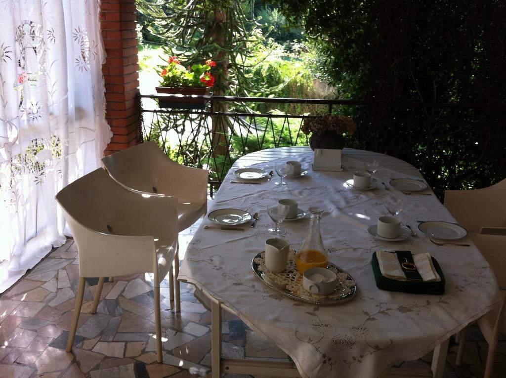 Bed and Breakfast La Casa Creativa Lomnago Екстер'єр фото
