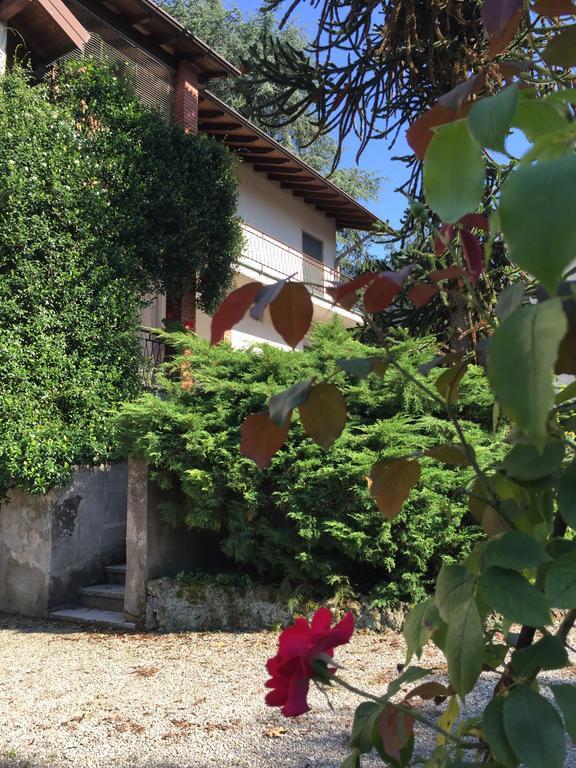 Bed and Breakfast La Casa Creativa Lomnago Екстер'єр фото